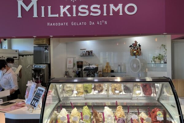 函館_MILKISSIMO 五稜郭塔店|義式冰淇淋＆Gelato專賣店-北海道跟團自由行景點
