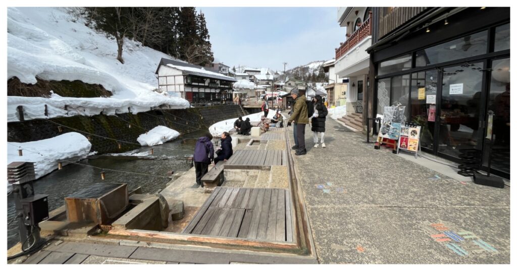 銀山溫泉街-足湯